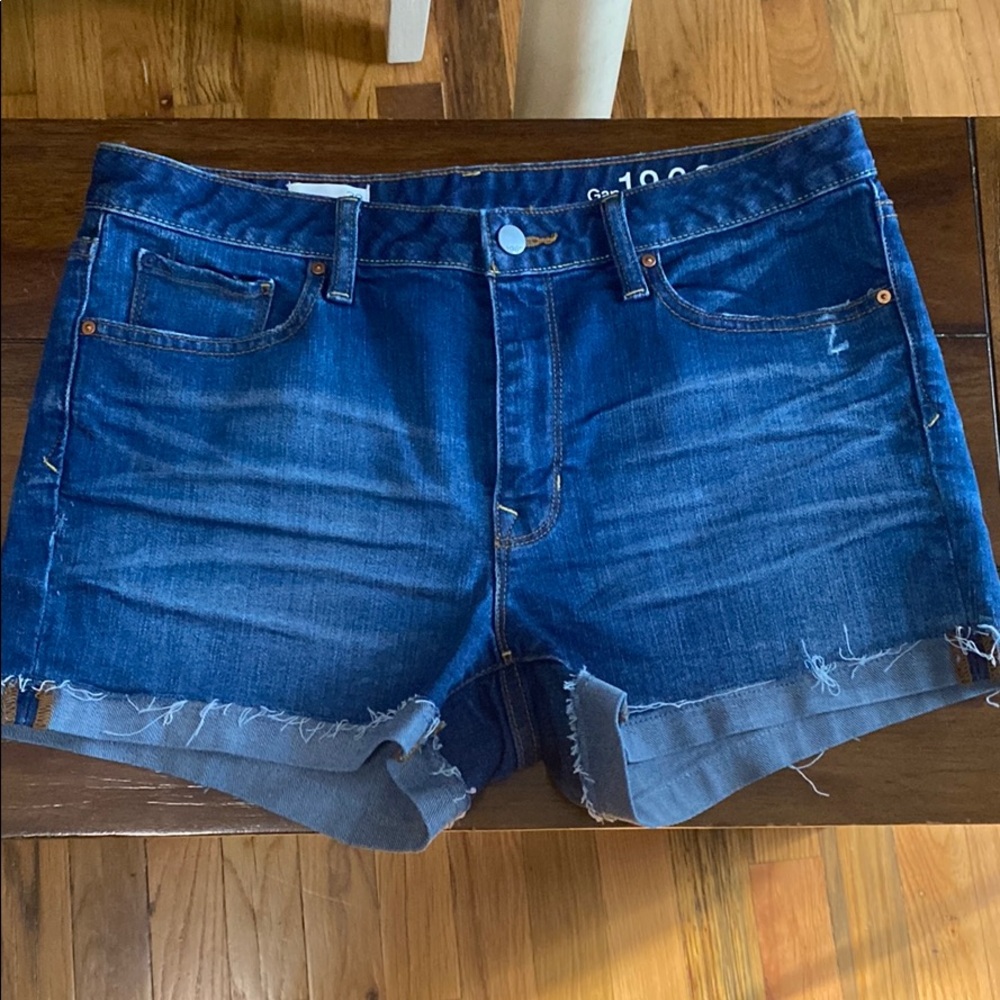 Gap Slim Cut Offs